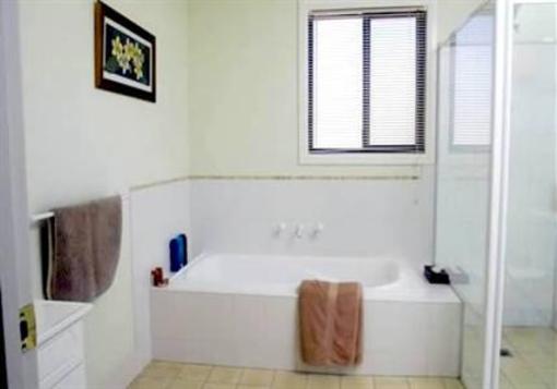 фото отеля Emaroo Argent Cottage Broken Hill