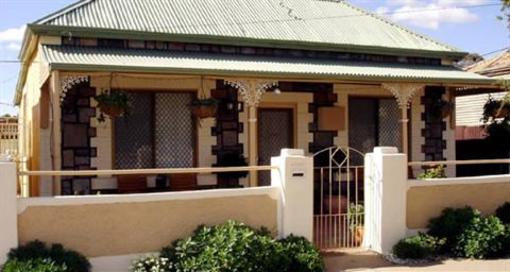 фото отеля Emaroo Argent Cottage Broken Hill