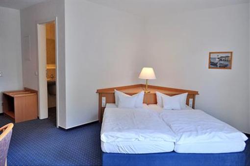 фото отеля Landhotel Ulmenhof Putbus