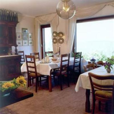 фото отеля Gastehaus-Weingut Loersch-Eifel
