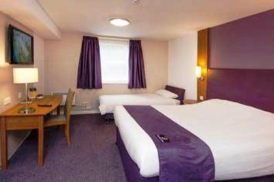 фото отеля Premier Inn Bradford South Cleckheaton