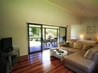 фото отеля CrookNeck Retreat Caloundra