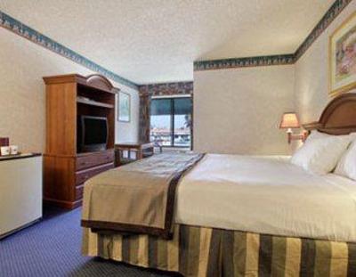 фото отеля Travelodge Ocean Front