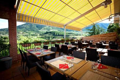 фото отеля Hostellerie du Vieux Moulin Duilhac-sous-Peyrepertuse