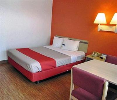 фото отеля Motel 6 Topeka Northwest