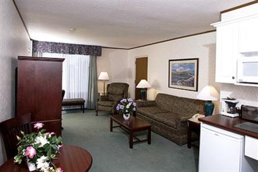 фото отеля Quality Inn on the Hill Charlottetown