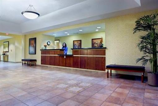 фото отеля Holiday Inn Express Village West