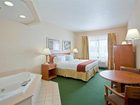фото отеля Holiday Inn Express Village West