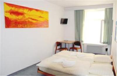 фото отеля ZAK Hotel & Backpackers