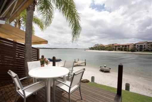 фото отеля Skippers Cove Apartments Noosa