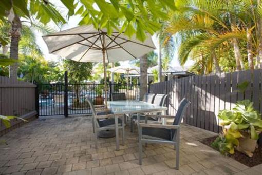 фото отеля Skippers Cove Apartments Noosa