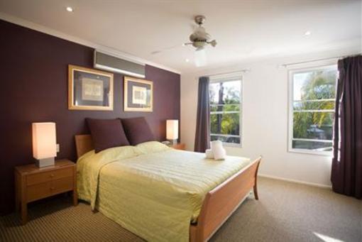 фото отеля Skippers Cove Apartments Noosa