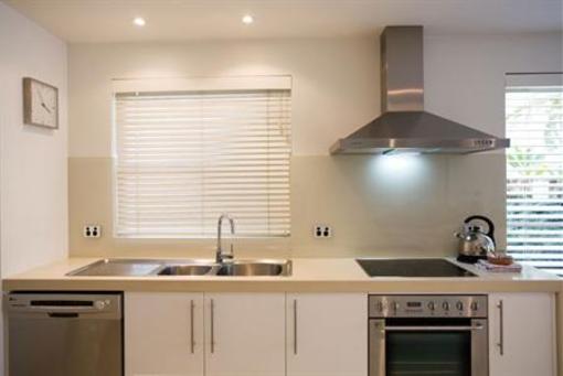 фото отеля Skippers Cove Apartments Noosa