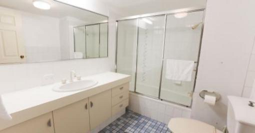 фото отеля Broadwater Shores Apartments Gold Coast