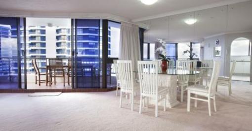 фото отеля Broadwater Shores Apartments Gold Coast