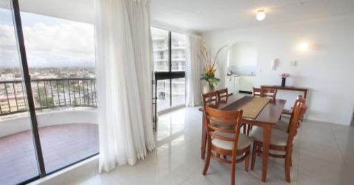 фото отеля Broadwater Shores Apartments Gold Coast