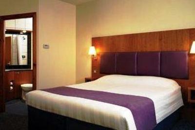 фото отеля Premier Inn South Pontefract