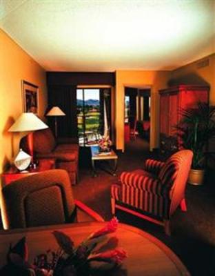 фото отеля Embassy Suites Phoenix-Scottsdale