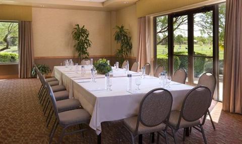 фото отеля Embassy Suites Phoenix-Scottsdale