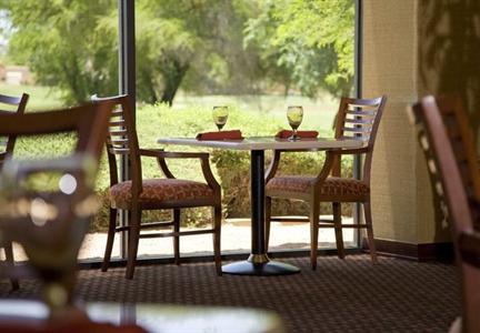 фото отеля Embassy Suites Phoenix-Scottsdale