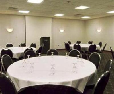 фото отеля Howard Johnson Plaza Hotel Grand Rapids