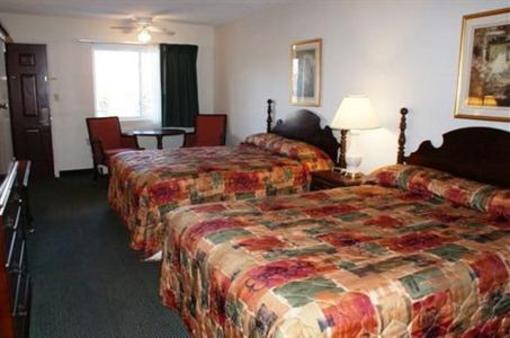 фото отеля Americas Best Value Inn Petoskey