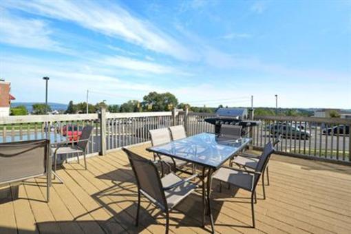 фото отеля Americas Best Value Inn Petoskey