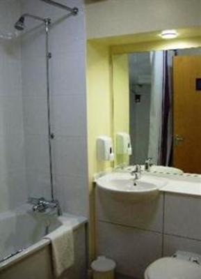 фото отеля Premier Inn Glasgow Airport