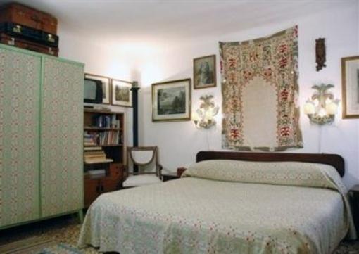 фото отеля Alle Guglie B&B