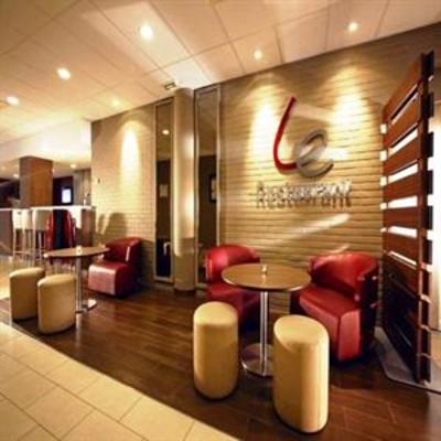 фото отеля Campanile Hotel Saint-Quentin-en-Yvelines
