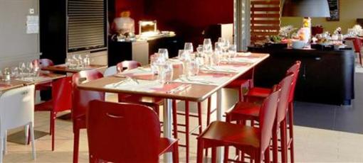 фото отеля Campanile Hotel Saint-Quentin-en-Yvelines