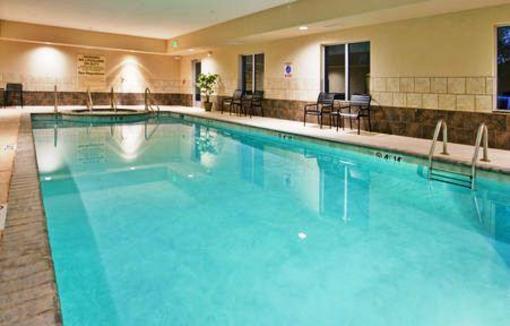 фото отеля Holiday Inn Express Hotel & Suites Topeka North