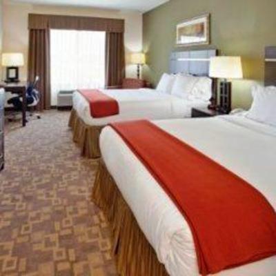 фото отеля Holiday Inn Express Hotel & Suites Topeka North