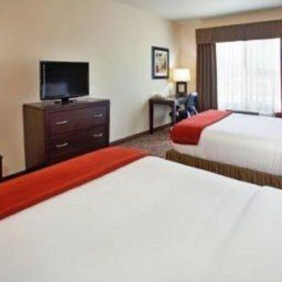 фото отеля Holiday Inn Express Hotel & Suites Topeka North