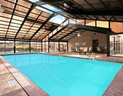 фото отеля Ramada Hotel & Suites Englewood/Denver South