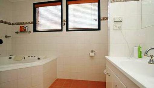 фото отеля 354 on York Avenue Guest House