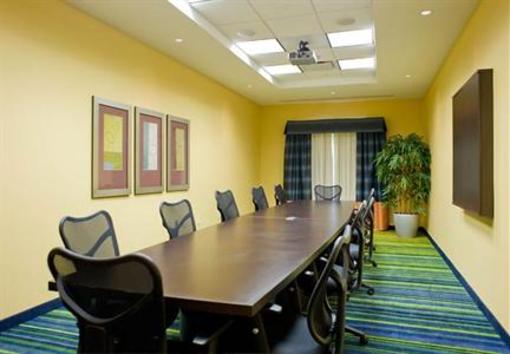 фото отеля Fairfield Inn & Suites Columbus (Mississippi)