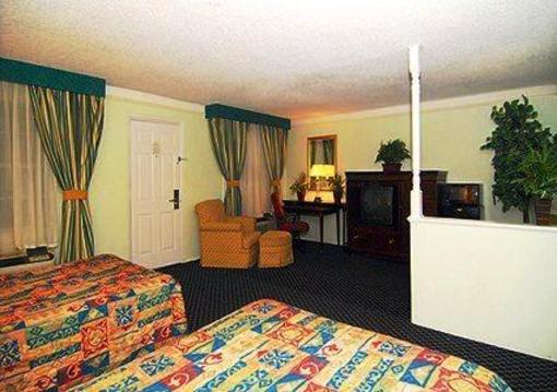 фото отеля Rodeway Inn and Suites Little Rock