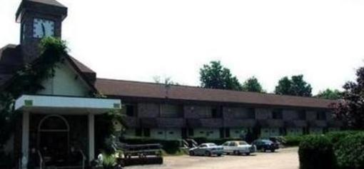 фото отеля America's Best Inn Brattleboro