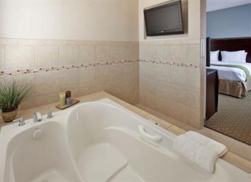 фото отеля Holiday Inn Express Hotel & Suites Pittsburg