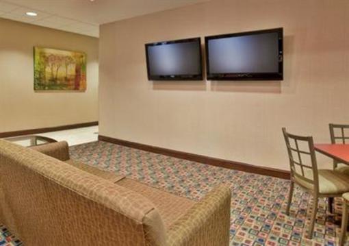 фото отеля Holiday Inn Express Hotel & Suites Pittsburg