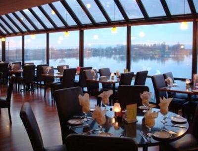 фото отеля BEST WESTERN PLUS Lake Front Hotel