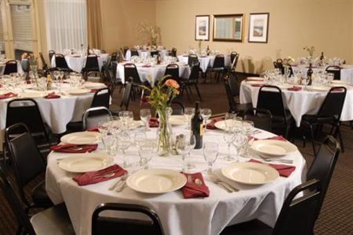 фото отеля BEST WESTERN PLUS Landing Hotel, Restaurant & Pub