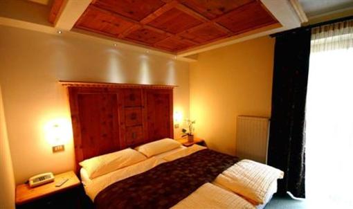 фото отеля Arnica Mountain Hotel