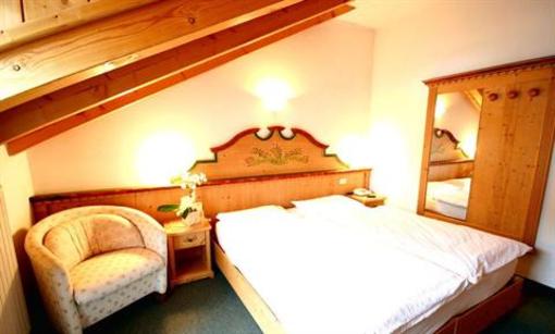 фото отеля Arnica Mountain Hotel