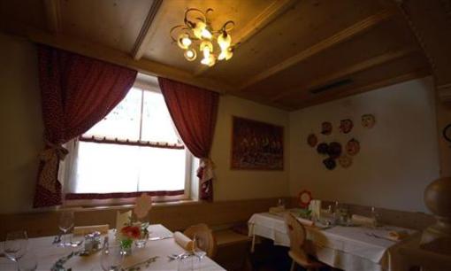 фото отеля Arnica Mountain Hotel