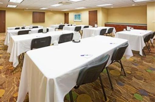 фото отеля Holiday Inn Express Vadnais Heights