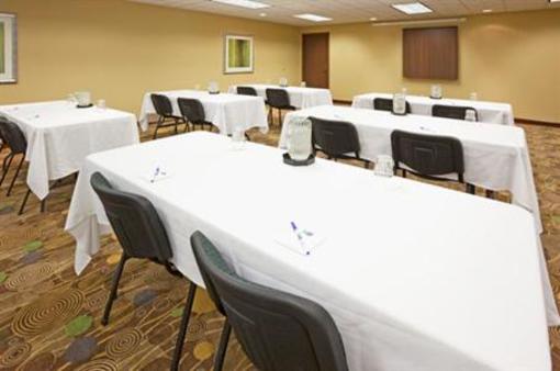 фото отеля Holiday Inn Express Vadnais Heights