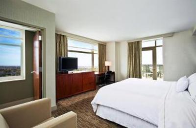 фото отеля Westin Lombard Yorktown Center