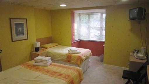 фото отеля Debden Guest House Hotel London